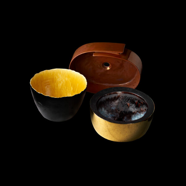 Lavabo Shell Nor 116, nero Lavabo Roll 56 H52 Lavabo Cono Fan 94, oro esterno, interno bordo Lus 15